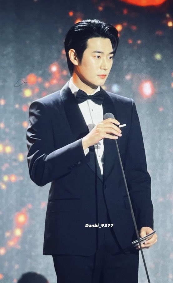 240110 써클차트 뮤직 어워즈
🫶🏻
#박서함 #PARKSEOHAM