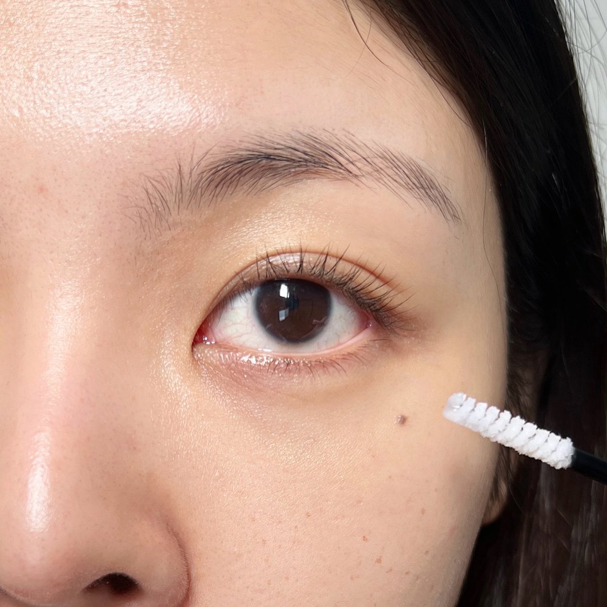 noeysavitta's tweet image. Maybelline Sky High ไม่ได้มีแค่มาสคาร่าแล้วแก!! ล่าสุดเค้าออกเซรั่มขนตา ปังมากก ต่อขนตามาแล้วขนตาชั้นร่วงเยอะมากกกกก อัดเซรั่มตัวนี้ละสบายใจละ ขนตาแย่งกันขึ้นไม่หยุด5555555 แปรงเขานิ่มๆดีมากปาดแล้วไม่เจ็บเลย💘