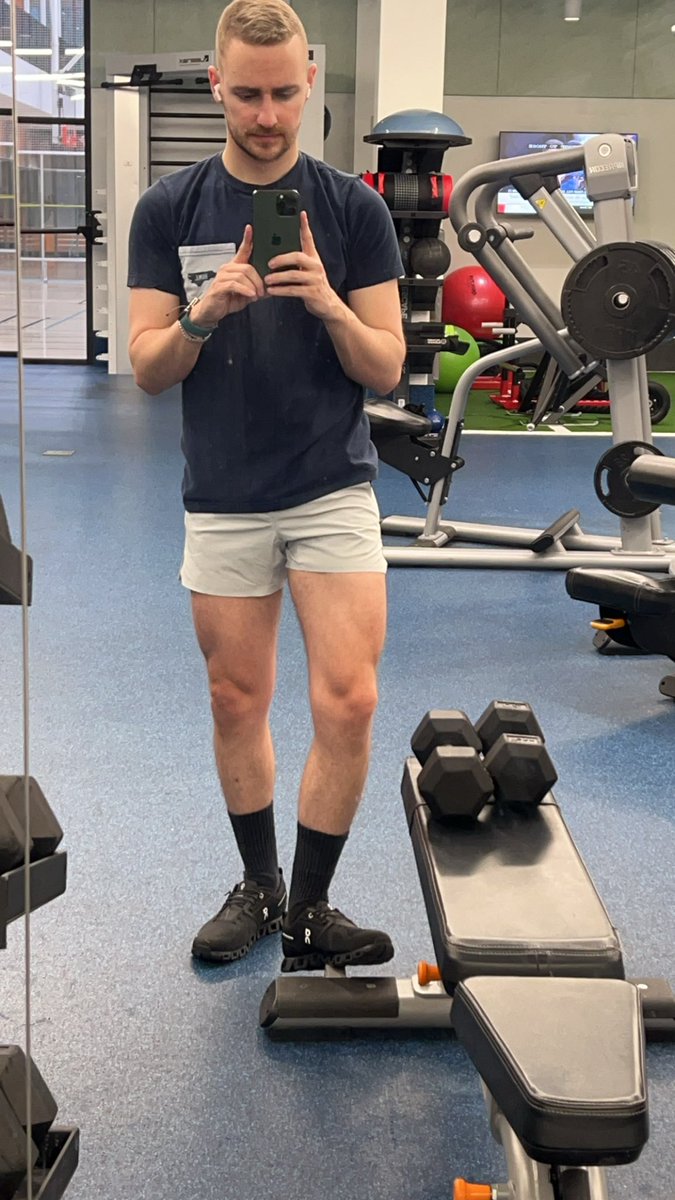 chanweezyy's tweet photo. felt cute might delete l8r https://t.co/C9Hj84L4eb