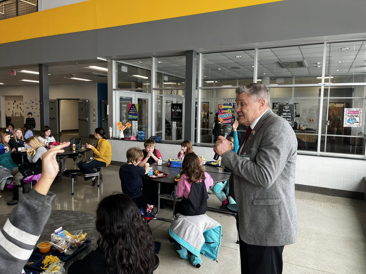 AmandaSFeterl's tweet image. Thank you for the visit and your service, Senator Gruenhagen! #PrincipalForADay24