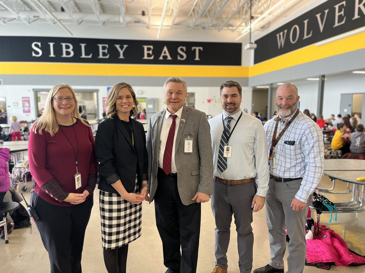 AmandaSFeterl's tweet image. Thank you for the visit and your service, Senator Gruenhagen! #PrincipalForADay24