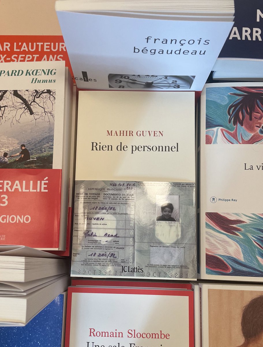Il est en librairie depuis ce matin. 

« Rien de personnel » ou 250 pages pour comprendre les immigrés, leurs histoires, leurs difficultés, leurs joies, leurs victoires, leurs colères et leurs larmes, à travers la vie de ma famille. 

Maintenant, il est à vous.