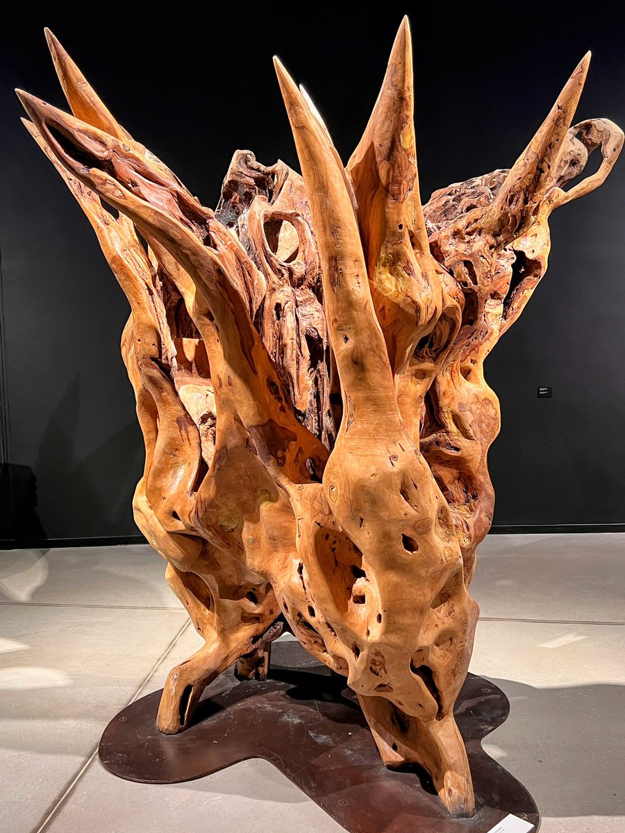 jollyhobos's tweet photo. Inside the MACA building as part of Fundación Pablo Atchugarry. Stunning building, and some really great contemporary art and sculpture. https://t.co/ZPwRU5tCU3