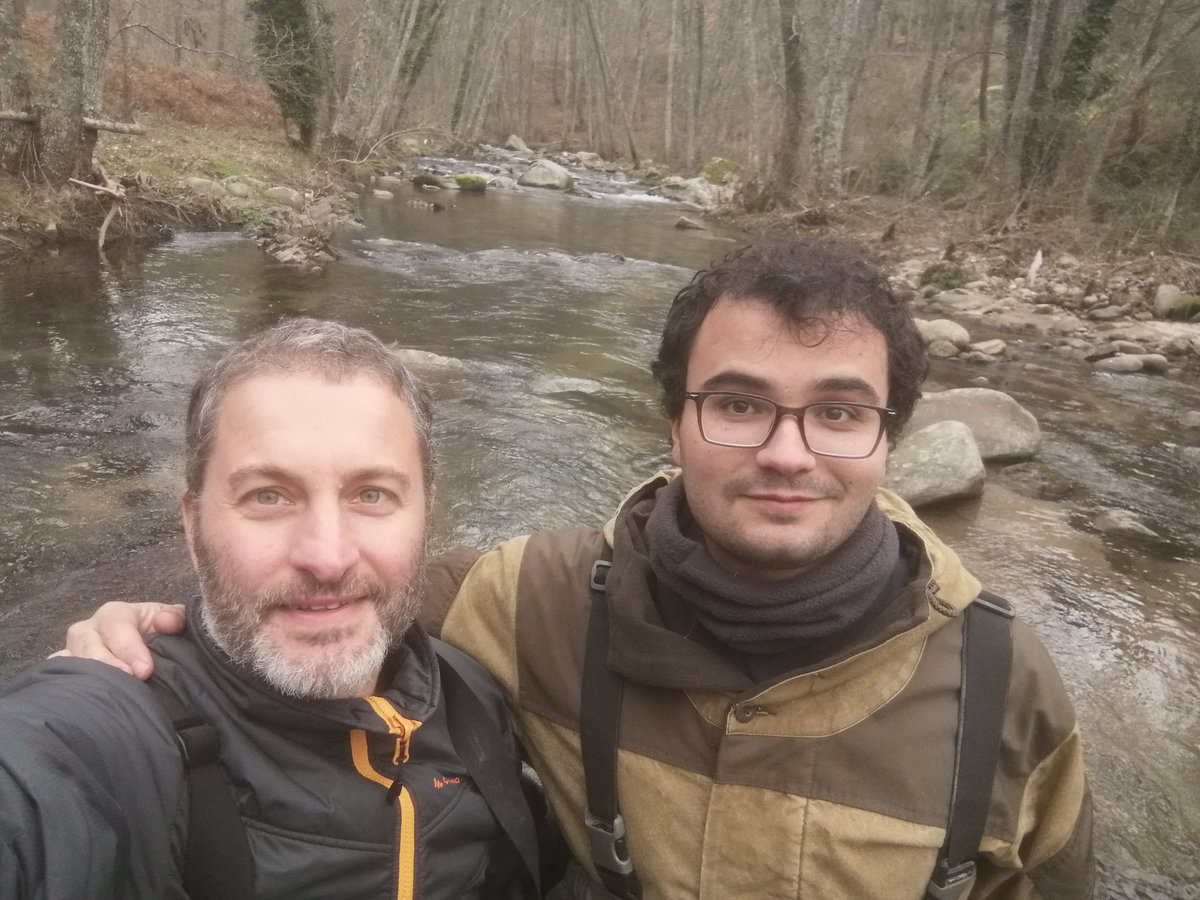 tano_gc's tweet photo. Ayer estuvimos por el Valle del Tiétar con @PabloSoto18 recogiendo muestras para evaluar la actividad microbiana y la temperatura en ríos #IberRios. Preciosas gargantas y grandes caudales. https://t.co/etiqmmG8N6