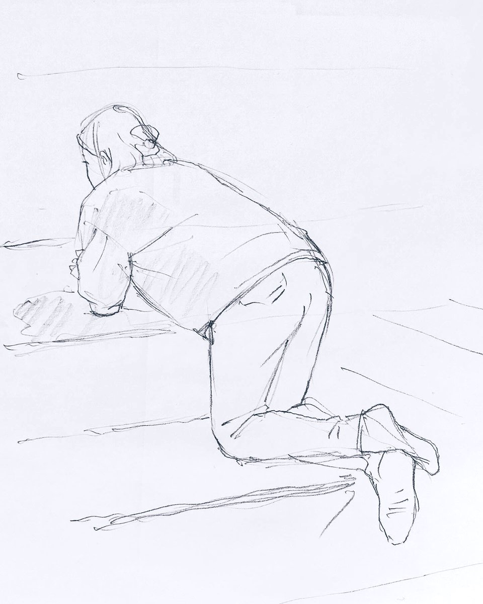 今日は、どのアングルから描くかをしっかり考えてみようと思いながら描きました。 