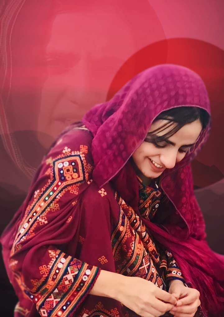 faakirbaloch's tweet photo. عشق مہرٸنا قصہ خنتا دیدہ ماہ رنگ ِٕ۔
خاک ٸنا پری، گودی،ایڑ لمّہ ما رنگ ِٕ۔

جہد ٸنا ارے چیدہ او گِروشک ِٕ آجو نا۔
چیلیکی گِروک آ تو شنزہ، ہُورہ ما رنگ ِٕ۔

فاکر https://t.co/DGIn41nkID
