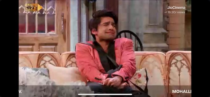 JadavShikha's tweet photo. Kya matlab aisi shakal banakar hi sympathy milegi 😠😭💀🤡

#MunawaraFaruqui #IshaMalviya #biggboss17 #bb17 #ankita https://t.co/kDtN1Ulx6H