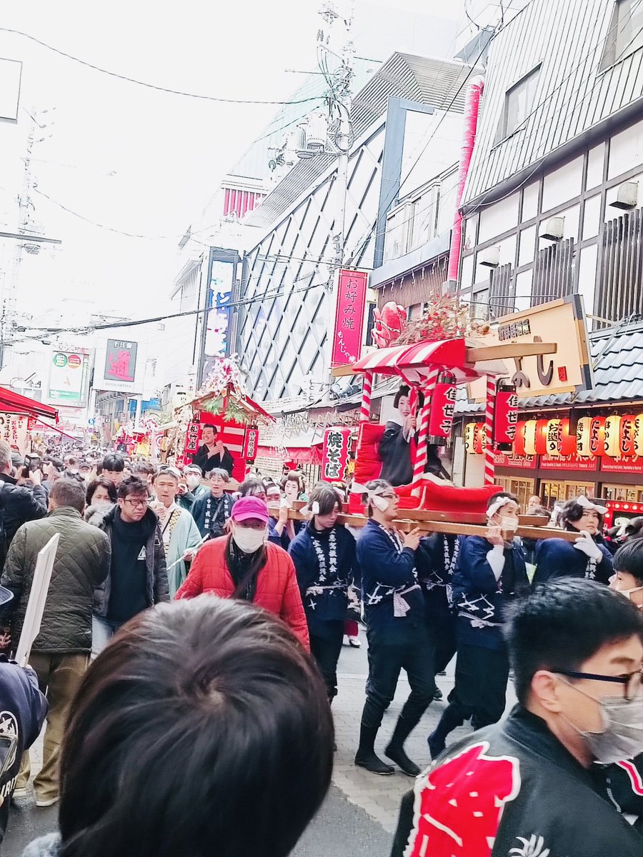 dotonbori_en's tweet photo. Today, 1/10, is #Tokaebisu at #ImamiyaEbisuShrine!
The #Hoegako parade was held!
The Hoegako parade is a major traditional event held in Osaka to wish for business prosperity.
The parade was lively with many participants including Kabuki actors and people associated with the area https://t.co/bBqLTmi5eY