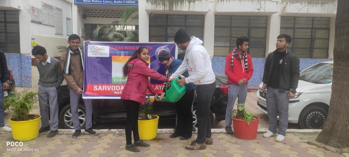 NSSSVNPL's tweet photo. Second day of special camp
#HealthyandeducatedYouth 
#fitness
Drawing and writing slogan on healthy youth,caring of plants , refreshment @NssrdD @_NSSIndia @DelhiNss @Dir_Education @1309004SVNPL @gayatrichawla81 https://t.co/2DCJeNidTN