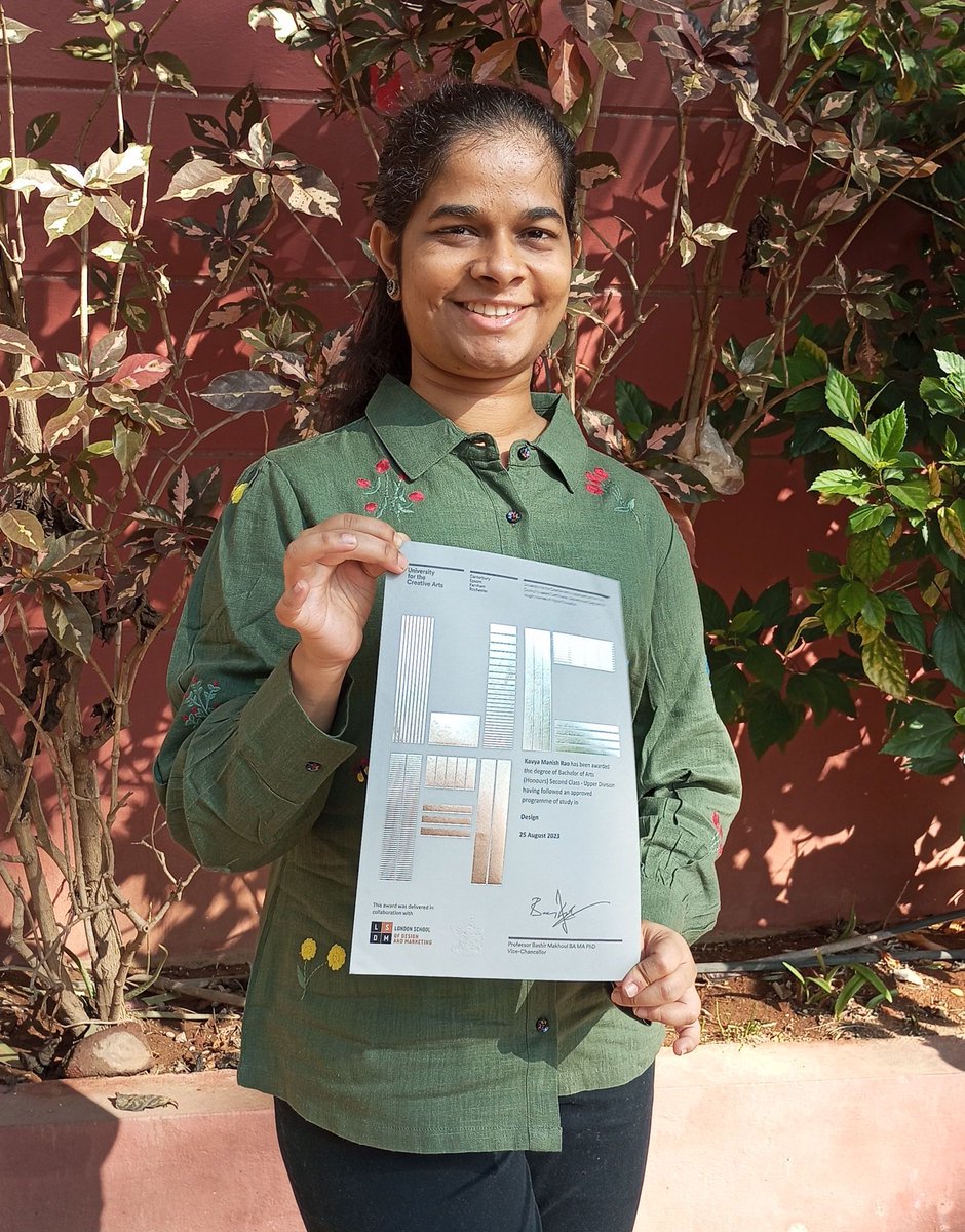 LSDMLondon's tweet photo. Join us in congratulating Kavya Rao, a graduate of our BA (Hons) Design programme 🎓

Your passion and hard work have led to this well-deserved diploma! Here's to a bright future filled with endless possibilities! 🚀

#LSDM #AlumniSuccess #Diploma #OnlineEducation #DigitalSchool https://t.co/TeMfKqpeH4