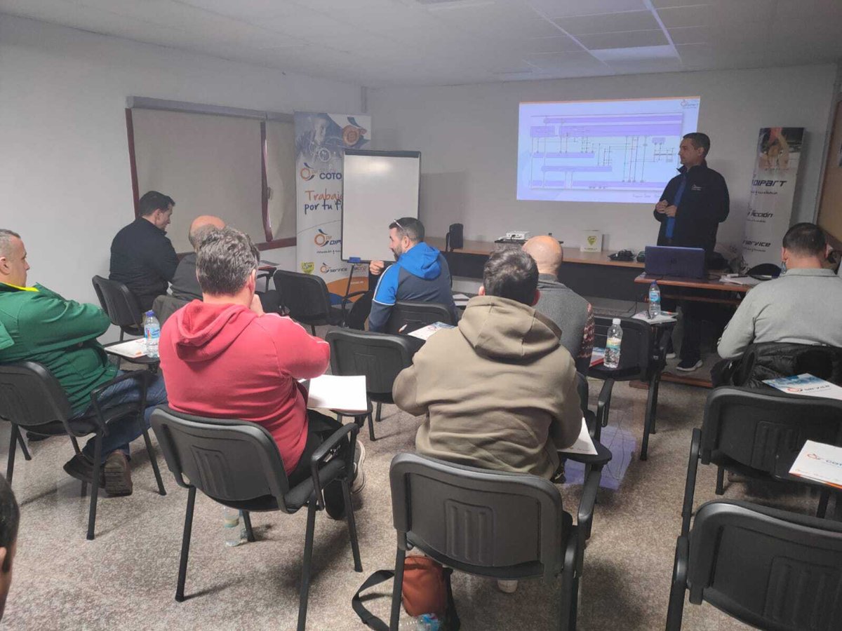 ¡Arrancamos el año con fuerza! 🚀

Nuestra primera formación de directo al objetivo en <a href="/GrupoCotocar/">Grupo Cotocar</a> fue todo un éxito, gracias a la gran asistencia y al debut de nuestro técnico del #DPService, Tomás. 🔝

🔸 #somosDIPART 🔹