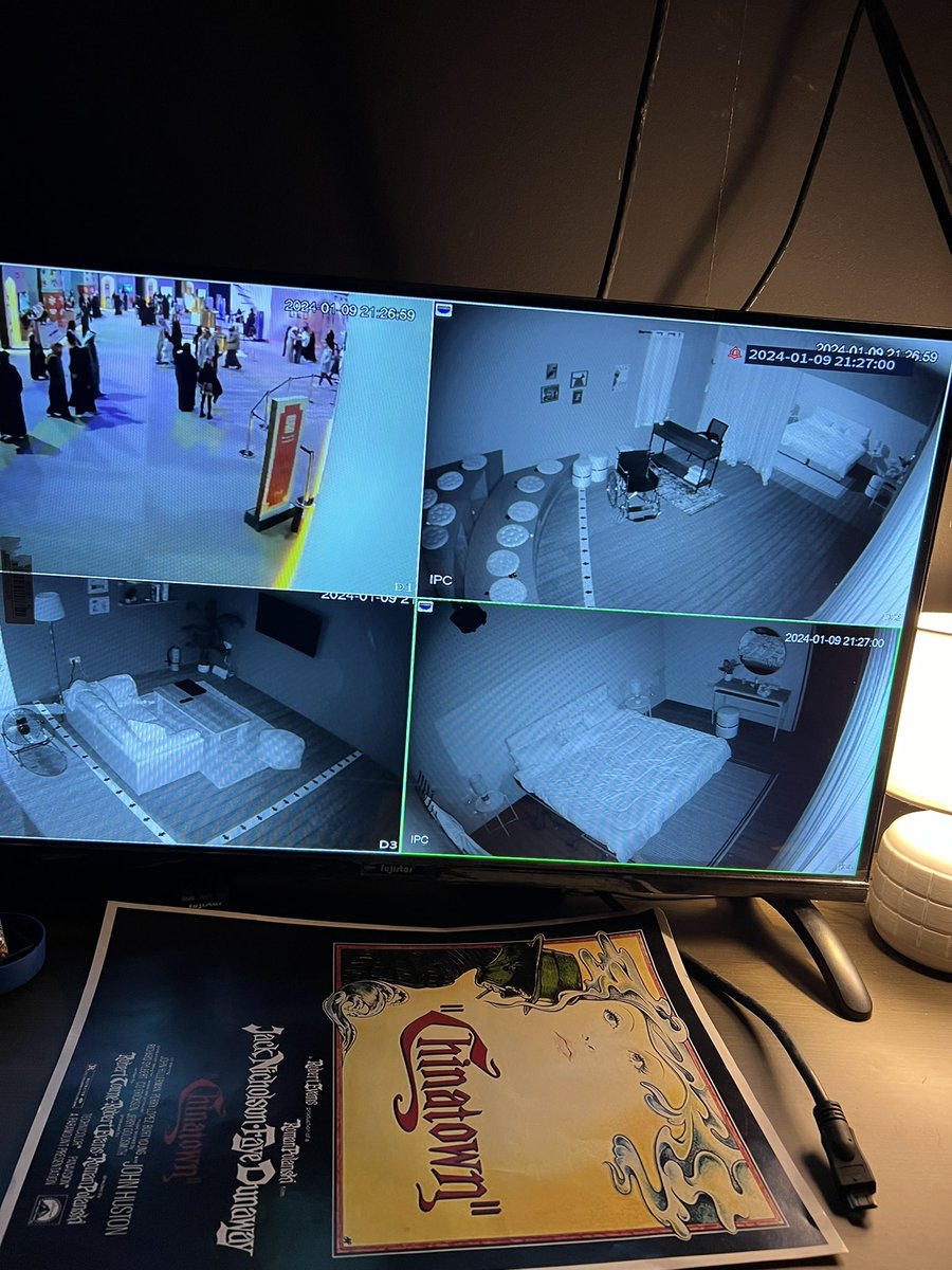 اليوم آخر عروض #مسرحية_حي_السويدي في المهرجان البديع #مهرجان_الكتّاب_والقرّاء 
وكالعادة عندنا ثلاثة عروض 

العرض الأول: 4:30
العرض الثاني: 6:30
العرض الثالث: 8:30

شرفونا بحضوركم🙏🤍