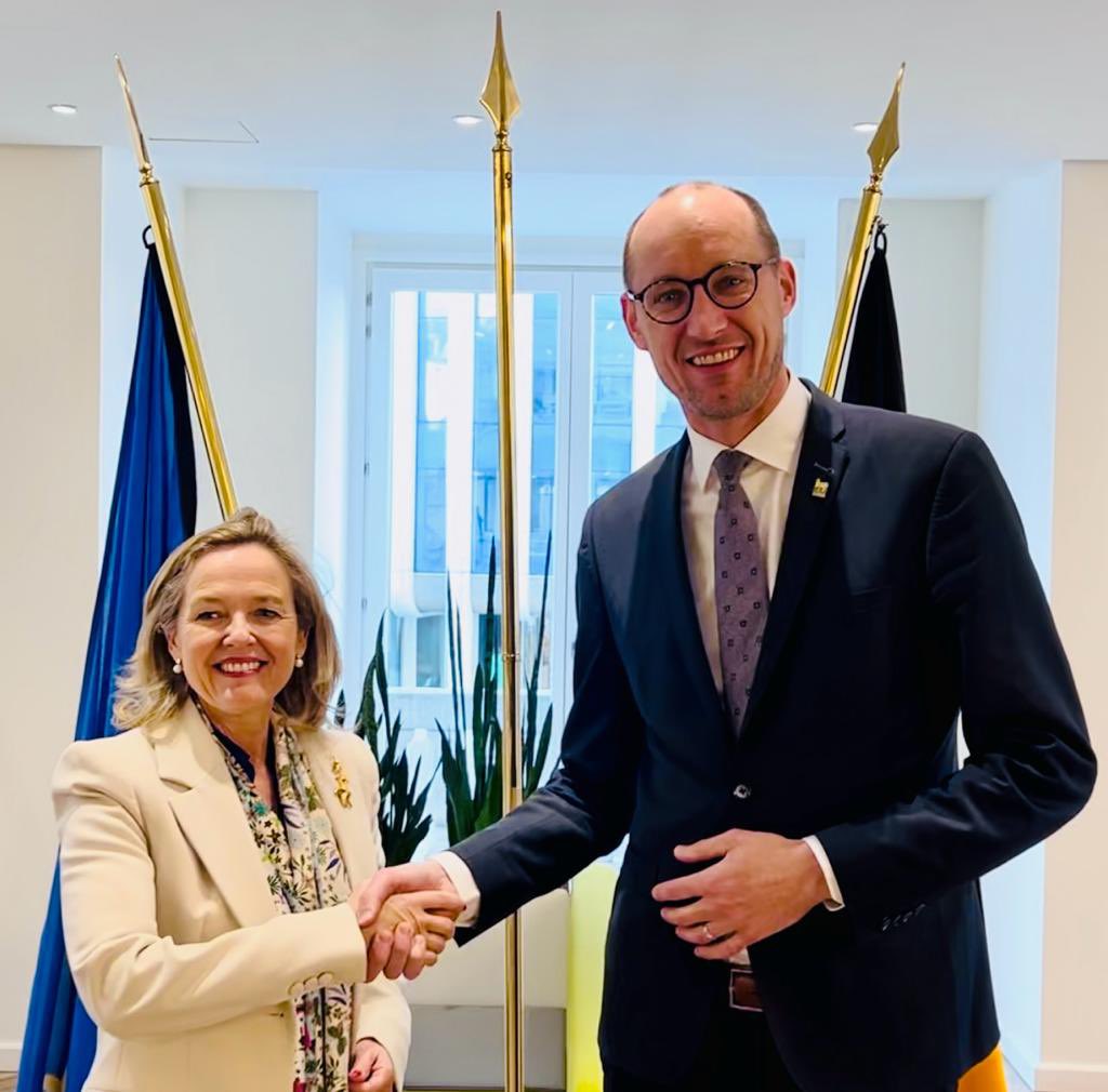 NadiaCalvino's tweet photo. Very good meeting with the Chair of our Board of Governors @vincent_v_p on priorities of the Belgian presidency #EU2024BE ahead of the @EIB Group strategic discussion at the informal ECOFIN @EUCouncil in Ghent

Working closely with our shareholders is at the heart of our approach https://t.co/nIOqC24Uhy
