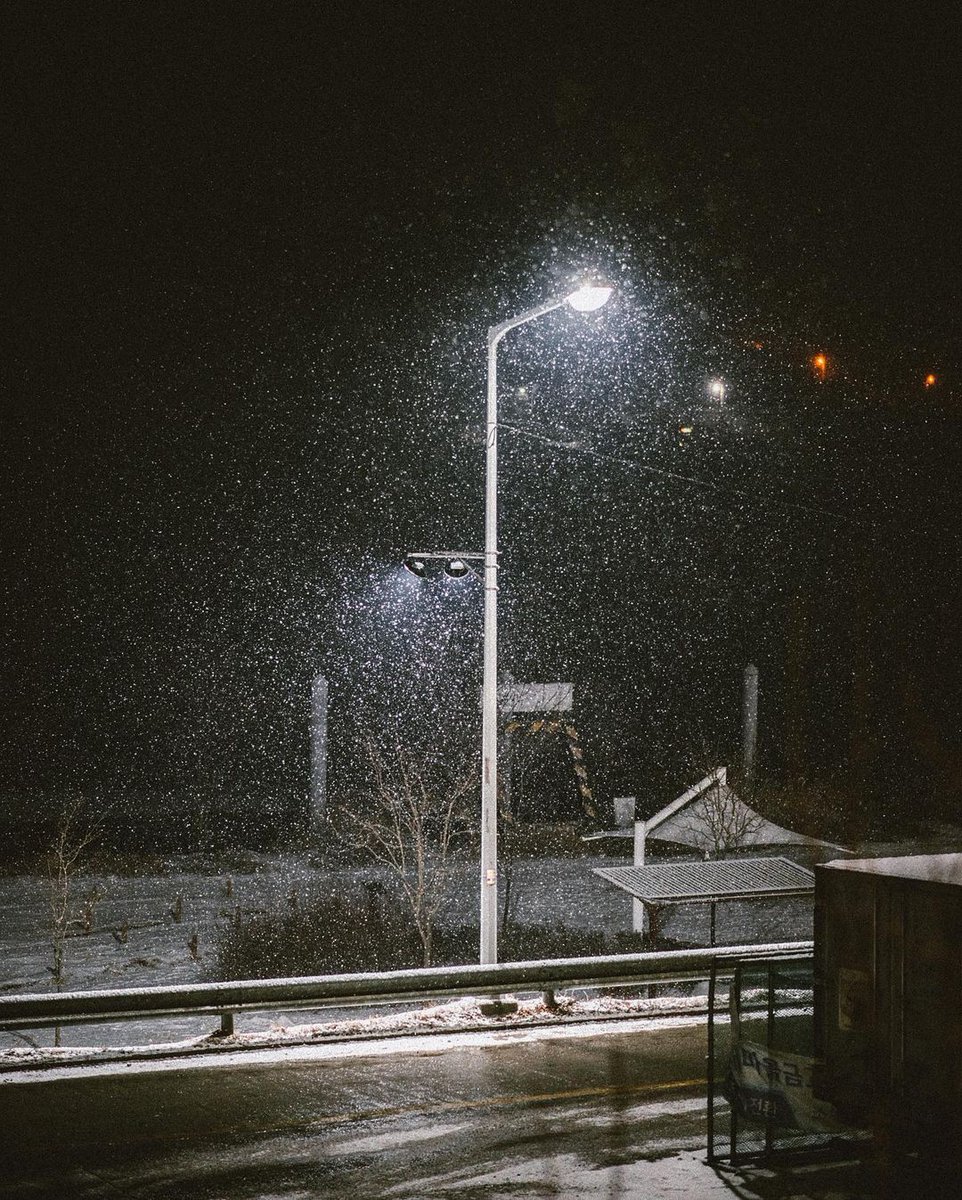 SongMinran's tweet photo. 확실히 그녀에게는 아름다움이 부족하지 않습니다
바느질과 직조 기술도 없습니다.
하지만 그녀는 가난한 집에서 자랐어요
그래서 좋은 중매인은 그녀를 무시합니다. https://t.co/NwtNjxdqZd