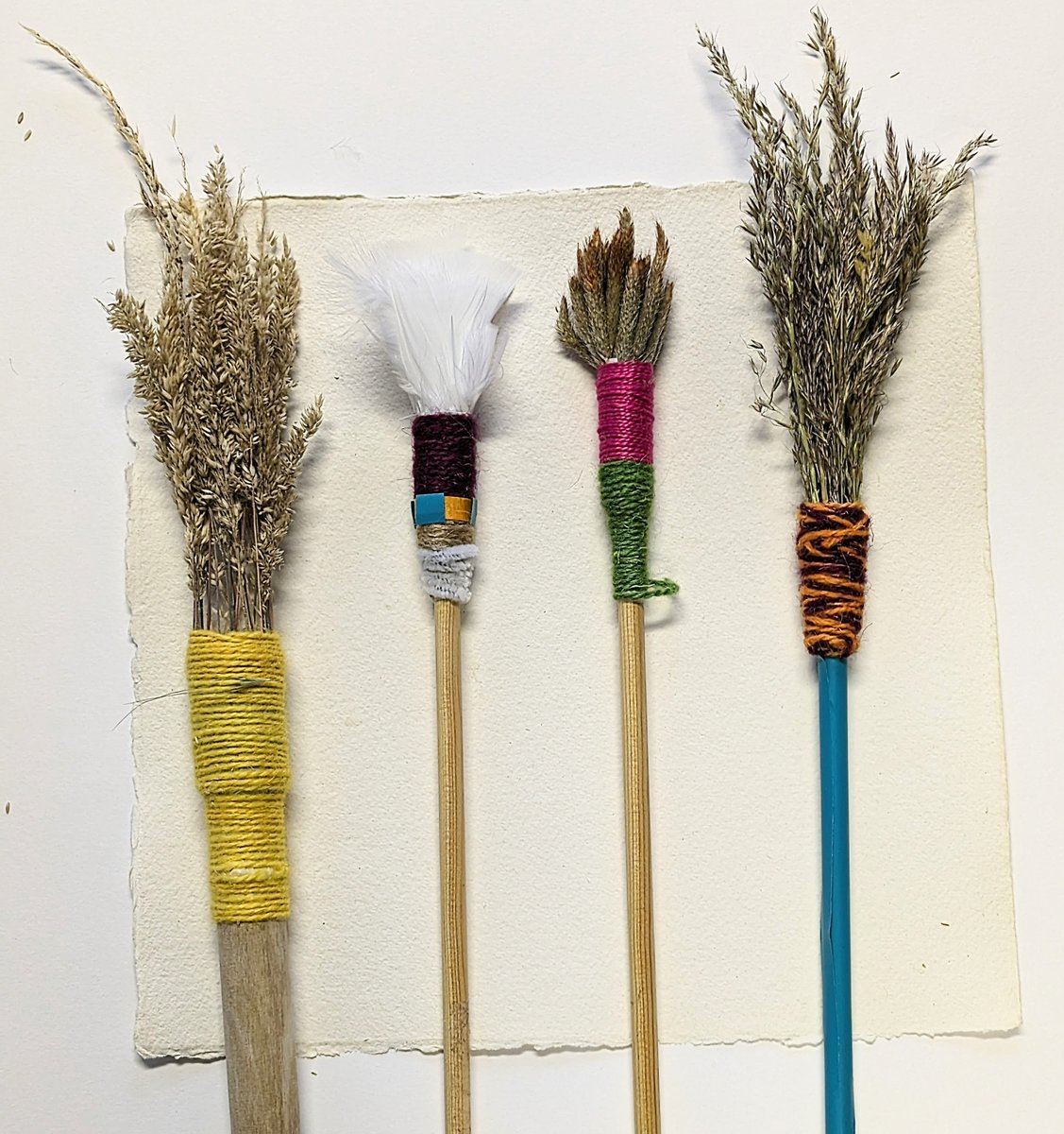 C2CArtists's tweet image. Many brushes were made during this workshop and materials were handed out so for those who wanted to continue with the making could do at home 
#grasses #brushmaking #painting 
@theRSAorg @NorthantsCF @ace_national