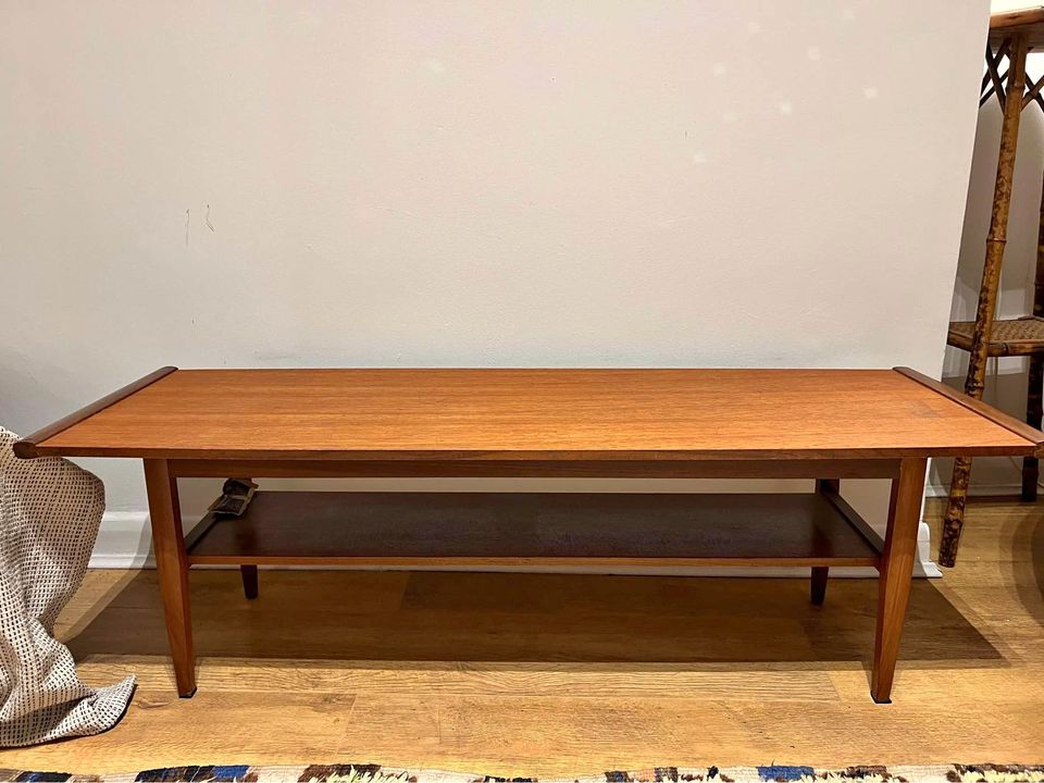 furnforall's tweet photo. 🚨🚨 | NEW IN: Slim and sleek coffee table for £70 in London.

Pick-up near Peckham: https://t.co/hFhDmUUKOf https://t.co/v4MMhvsOPV