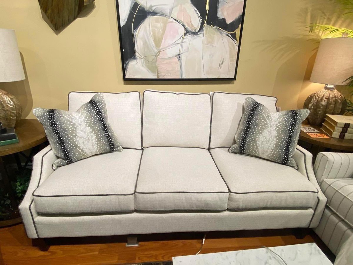 DesignFrederick's tweet photo. CUSTOM BUILT FOR YOUR DECOR

A wide selection of fabric furniture. Custom options available. Speak with one of our sales representatives today!

🏠 Shop top quality furniture for your home!

#Guelph #CustomFurniture #GuelphFurniture #CustomSofas
https://t.co/RRxukn0zqp https://t.co/A7Qj6DshuA