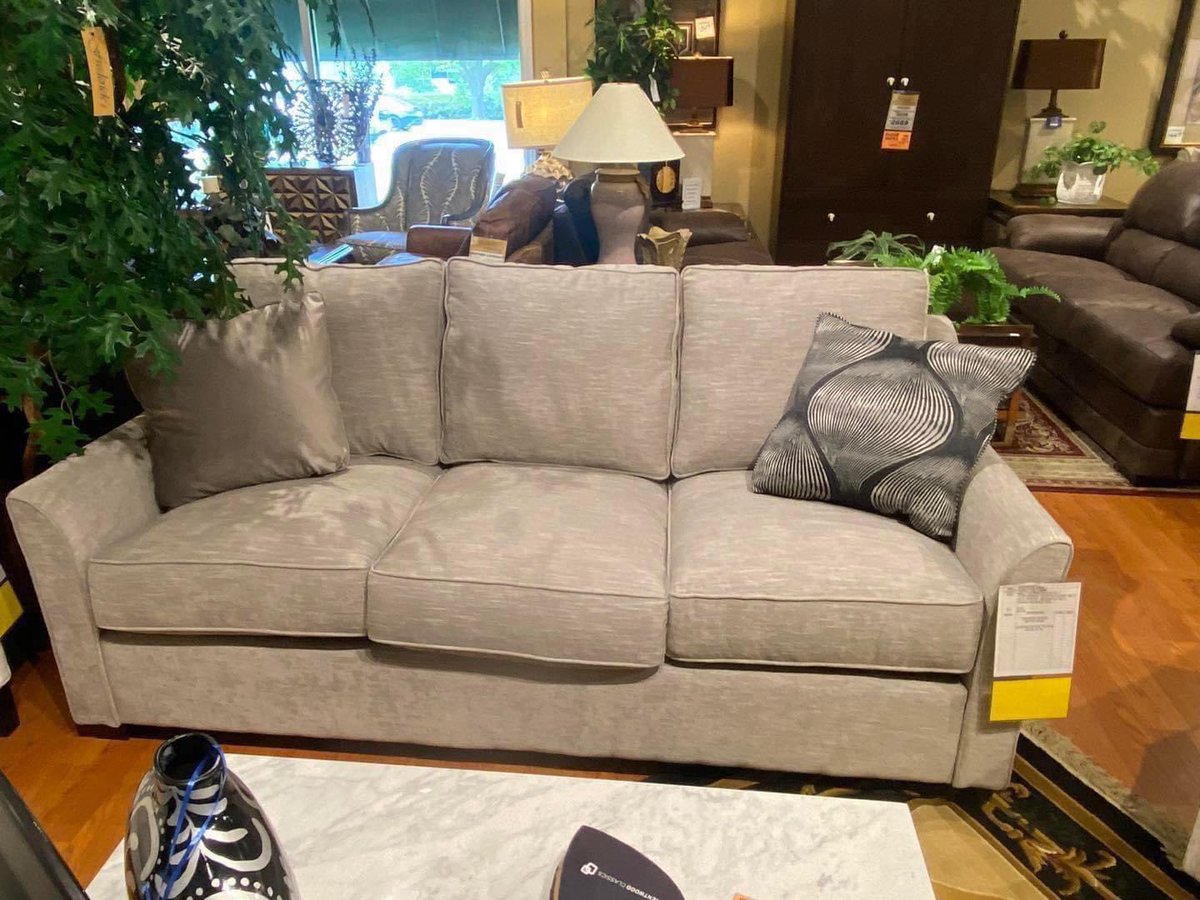 DesignFrederick's tweet photo. CUSTOM BUILT FOR YOUR DECOR

A wide selection of fabric furniture. Custom options available. Speak with one of our sales representatives today!

🏠 Shop top quality furniture for your home!

#Guelph #CustomFurniture #GuelphFurniture #CustomSofas
https://t.co/RRxukn0zqp https://t.co/A7Qj6DshuA