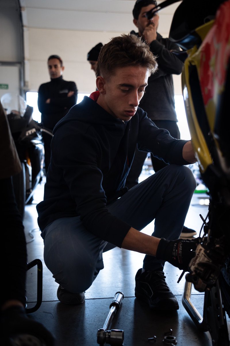 37_pedroacosta's tweet photo. Train. Eat. Sleep. Repeat. ♻️ #preseason

@alpinestars https://t.co/dQpMWDsvMP