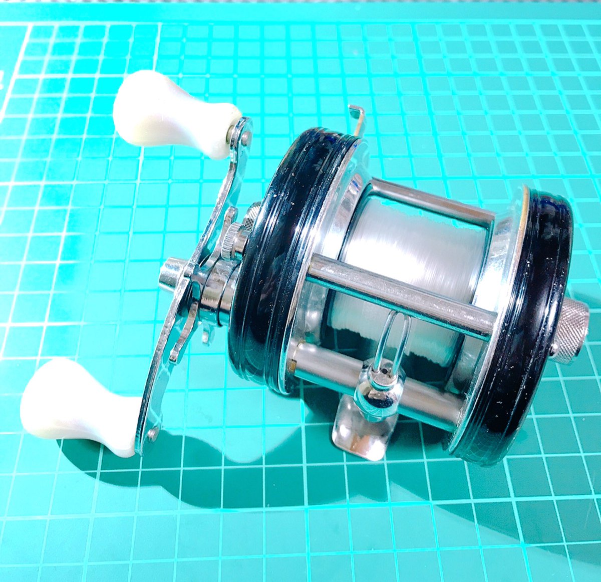XkHQtZK8kx3fhWt's tweet photo. どうしても欲しかった、「ビッグAの5000c」が届きました😊🎣🎁!
赤の5000ビッグAを持ってるので、気になっていたリールでした😆👍🎣🛠🍀!
コレでOLD Abuの欲しいリールは一通り揃った気がしてます😊🎣🛠🍀!
#ambassadeur
#5000c
#BIGA https://t.co/zBHnYxFcdW