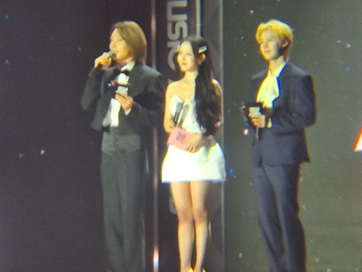 rengkkyu's tweet image. 240110 써클차트 뮤직어워즈

MC 이특 시은 석매튜

#CIRCLECHART #써클차트 #써클차트뮤직어워즈2023
#스테이씨 #STAYC
#ZEROBASEONE #ZB1 #제로베이스원 #제베원