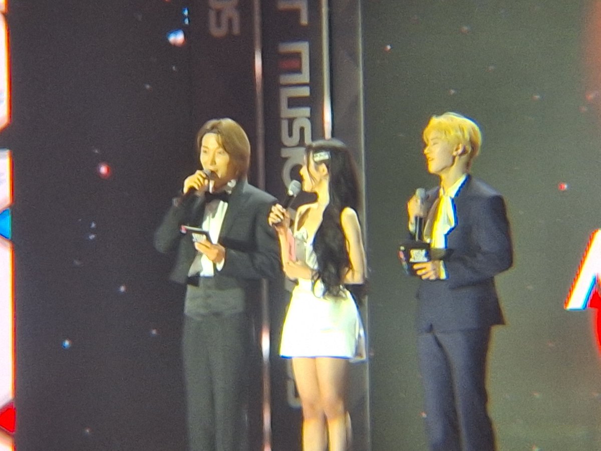 rengkkyu's tweet image. 240110 써클차트 뮤직어워즈

MC 이특 시은 석매튜

#CIRCLECHART #써클차트 #써클차트뮤직어워즈2023
#스테이씨 #STAYC
#ZEROBASEONE #ZB1 #제로베이스원 #제베원