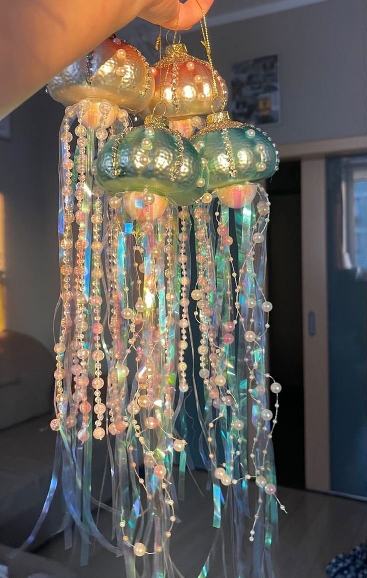 prettiestavenue's tweet photo. jellyfish lanterns https://t.co/pdy8R4JPuv