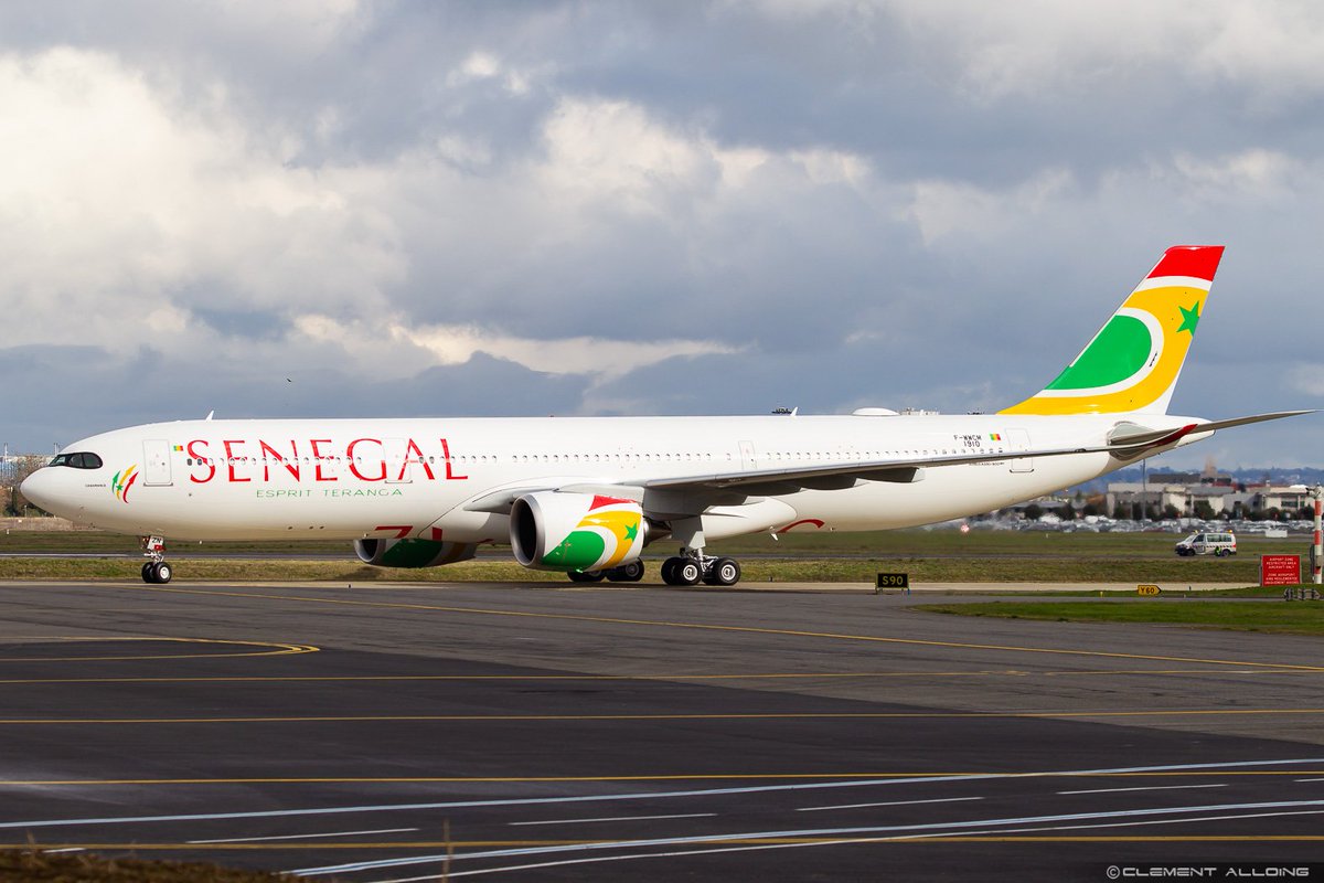 msn_du_95's tweet photo. Air Sénégal🇸🇳✈️              Air Gambia🇬🇲😭 https://t.co/UdyY5WQIkz