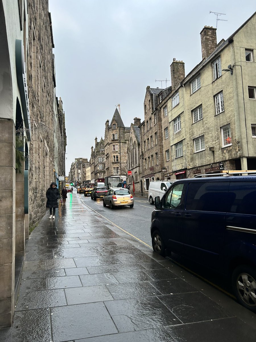 One of the cool things about cycling around Edinburgh is going along roads that past me used to spend loads of time - today I cycled up the Royal Mile from the Parliament to the City Chambers and was reminiscing about 18 year old me studying at Moray House #JoyfulEdinburghCycling