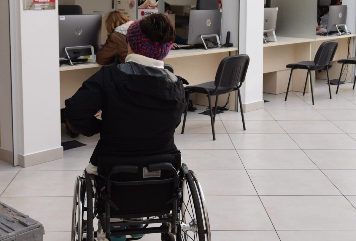 Starostwo's tweet photo. Ogłosiliśmy nabór wniosków do programu „Asystent osobisty osoby z niepełnosprawnością” – edycja 2024 finansowanego ze środków Funduszu Solidarnościowego 🔗https://t.co/YRwrn8FmjZ https://t.co/ugtVG58996