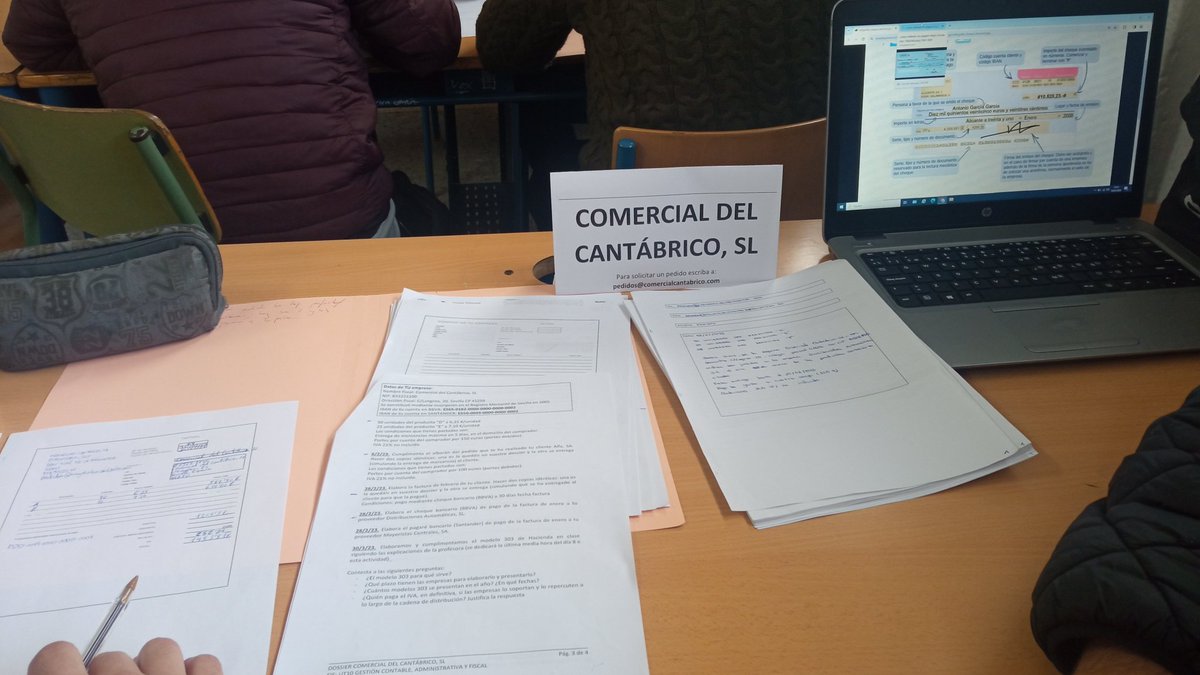 salomeborrero's tweet photo. El alumnado de 2° de Automoción del #IESSanJose, se enfrenta a la gestión administrativa, fiscal y contable de una empresa #EIE #RA4 #FOL #FolComparte #YoSoyDeFol #FP #VaDeFol 
Navegando entre pedidos, albaranes, facturas, cheques, pagarés y modelos de #AEAT https://t.co/MNzW7kZ9zl