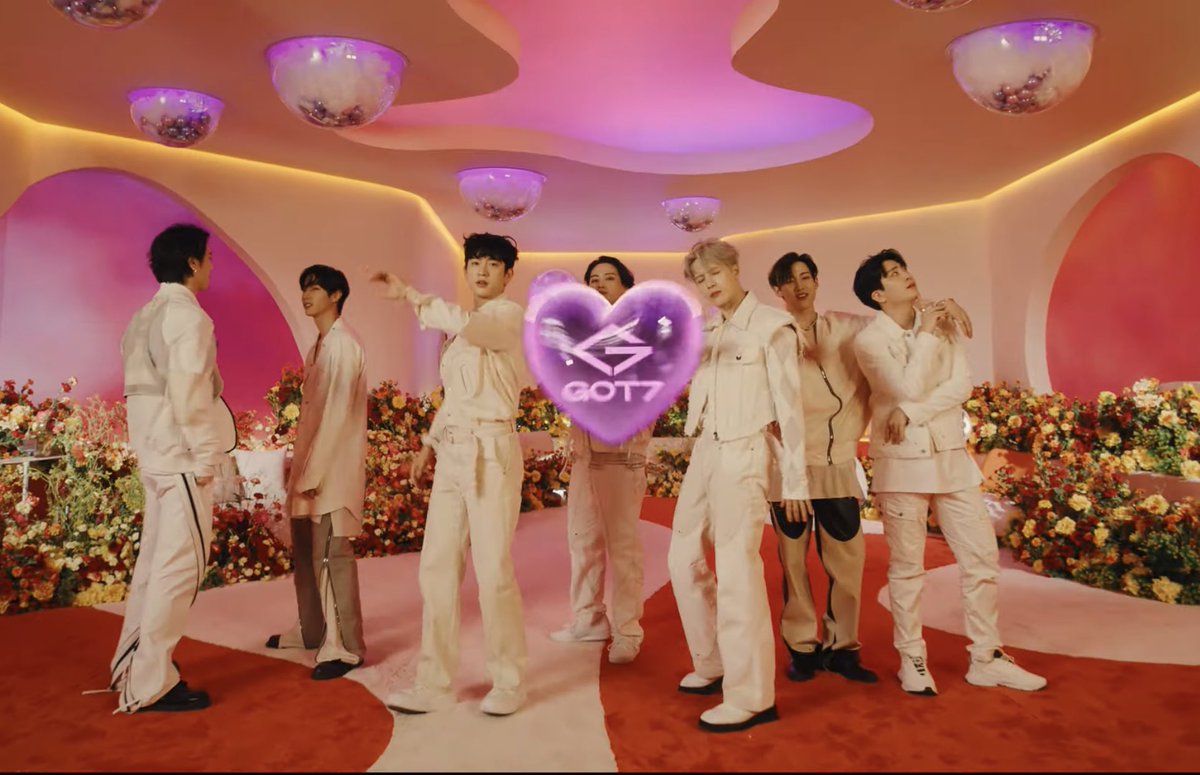 GOT7isOT7's tweet photo. covering themselves in dirt making the whole fandom think they're bout to release hot construction worker music just for them to come out with the cutest, prettiest music video ✋🏼 we were clowned successfully 👷🤡 https://t.co/zPNuxH0x9W