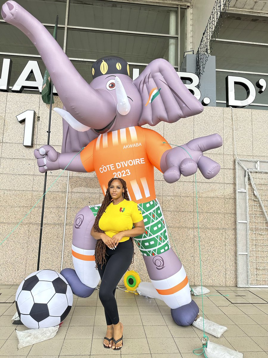 KaatyDiallo's tweet photo. Babi🇨🇮
Pays de l’hospitalité on t’a dit 🥹 ❤️

Ps: sinon mon chic maillot vient de chez Oumzo☺️ https://t.co/1njLJ42HkZ