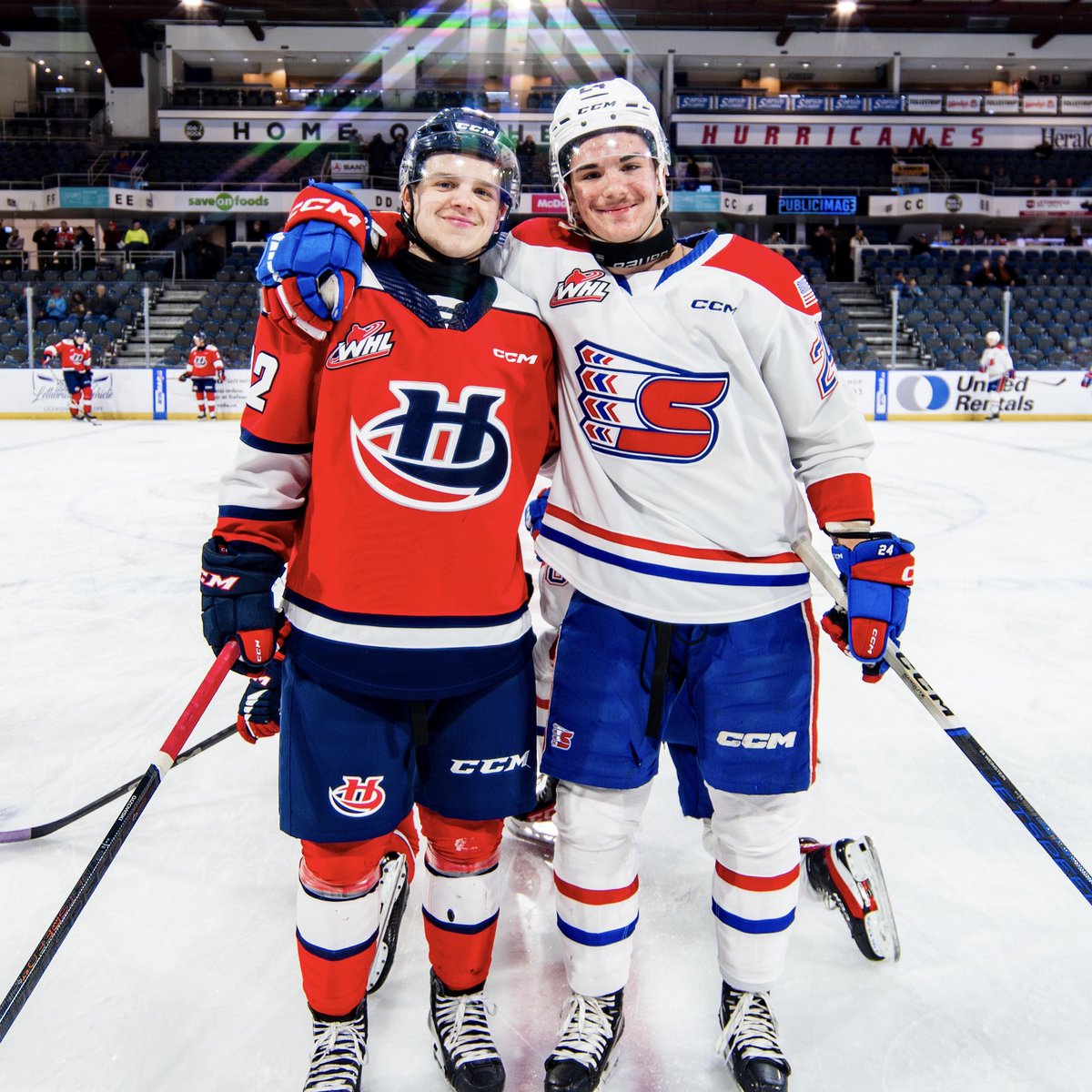 spokanechiefs's tweet photo. Hi Koop! 👋

📸 @perreauxphoto https://t.co/vlrc3TWiJ0