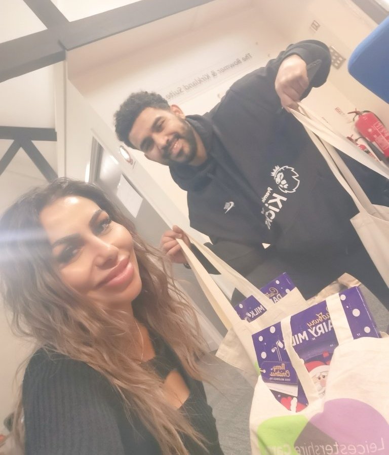 neetusquire1's tweet image. Great to see @GoldenToken1018 DJ handing out our #BagsOfHope to the youth in Rowlatts Hill. #ThankYou