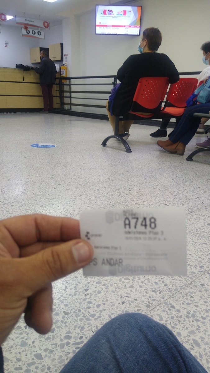 AlexisLeonel7's tweet photo. @Compensar_info no es justo que una persona tenga q esperar más 1 hora y hasta 2 horas para pedir una cita médica @Compensar_info deberían tener más personal sabiendo que el flujo de gente es algo en calle 80, más de 200 personas esperando asignación de citas medicas https://t.co/tlF98hrQBS