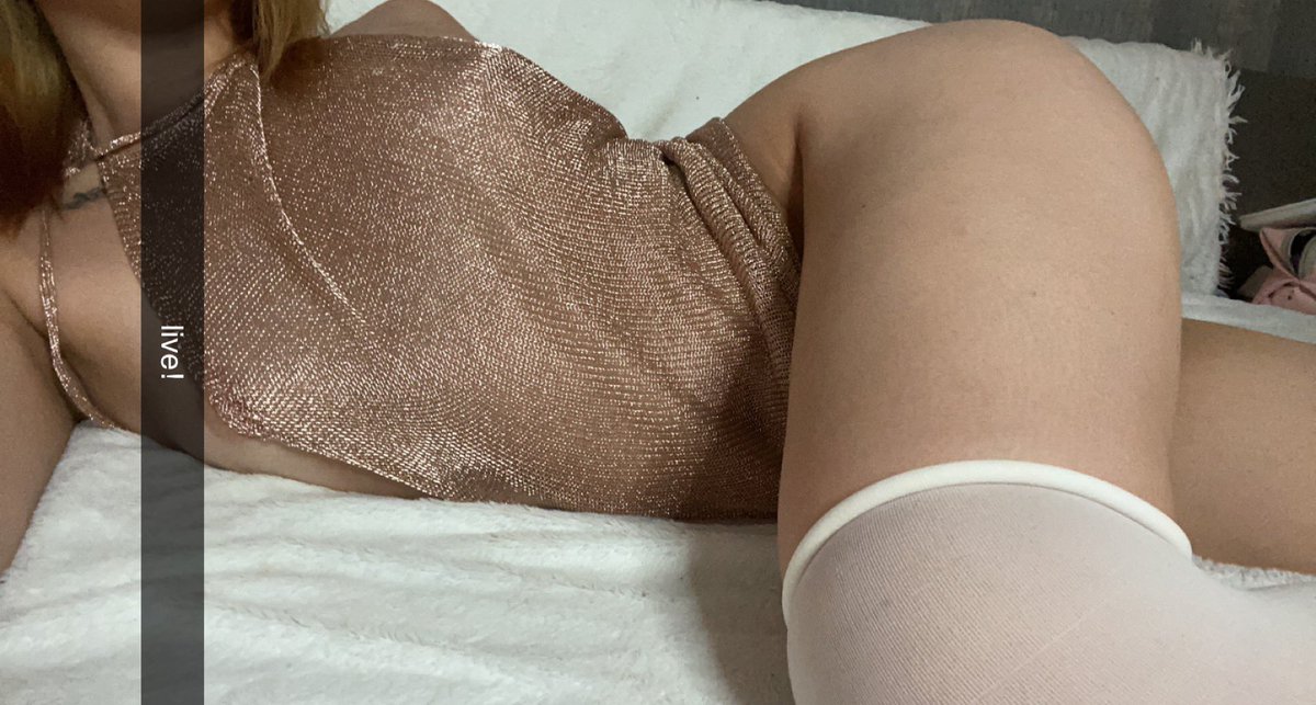 bunicreep's tweet photo. live on cb!! trying out the lush 3 🩷 free link in dms 😋 https://t.co/ymoBzr17v1