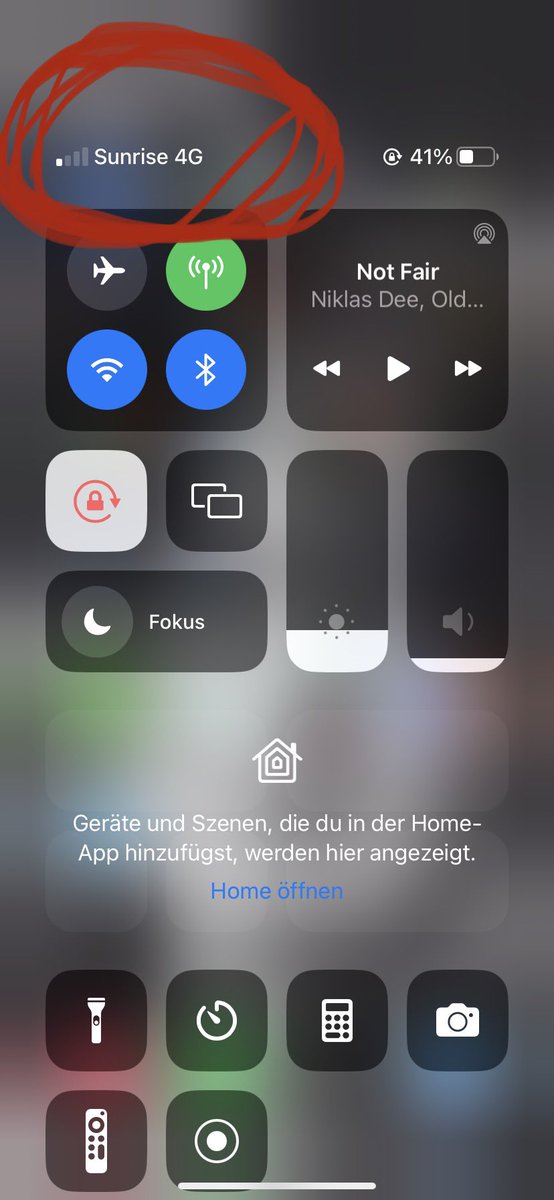 TheSocialPotwal's tweet photo. Liebes @Sunrise_Care Team:

ich bin grade in Wengen am Skirennen, bei dem ihr Hauptsponsor seid, und Riesen Werbebanner aufstellt. 
Leider sieht es hier in Wengen in allen Gebäuden so aus: (siehe Foto)

Mobile Daten sind nicht ansatzweise nutzbar. 
Was soll der Mist…. https://t.co/qvX4xqhd6M