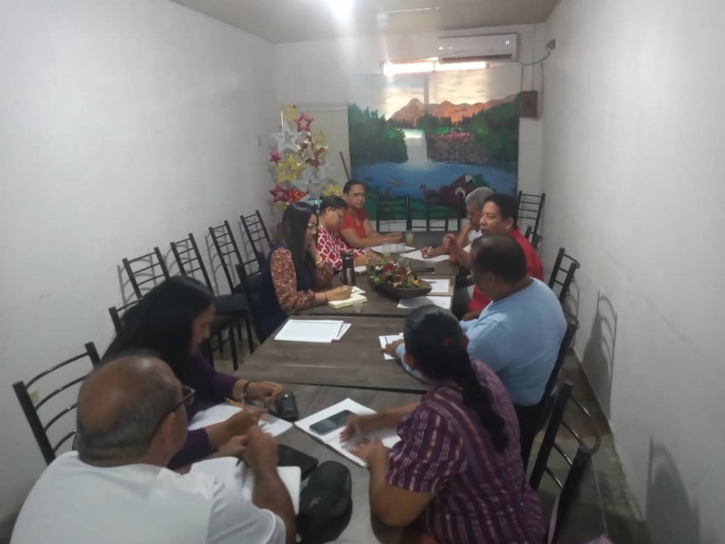 SomosUnem's tweet photo. #Entérate 🔈|| La #UTGUDeltaAmacuro presente en la reunión del #CEGU en el estado deltano para afianzar estrategias de captación de matrícula mediante la inscripción en la plataforma “Edúcate en Venezuela Mujer”, en pro de acordar la organización territorial por universidad. https://t.co/Sa0fp5wNPh