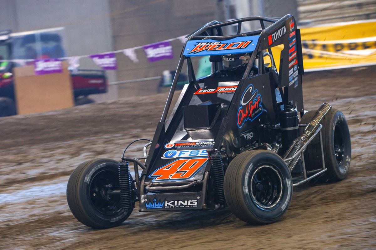 Hey, @dillon_welch 👋 you’re up to bat at the @cbnationals! The Club Sport | Sundollar Restoration | Lewis Trucking #49 will hit the track tonight for Dillon’s Chili Bowl Prelim! 📸: @JackReitz5 @SmithTitanium | Bandit Shox | @AFDGraphix | King Chassis | @JoeBMotorsports