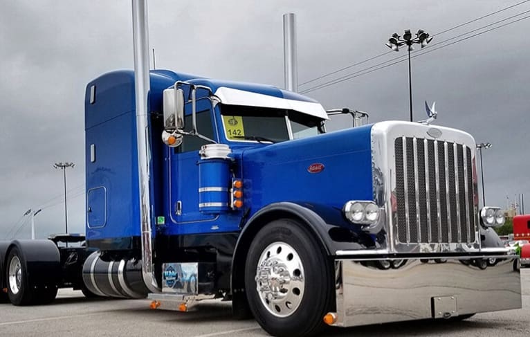 TheUSAcommunity's tweet photo. "Life's a highway, and I'm the one driving the show! #HighwayHero #Trucking #TruckingDepot #Truckers" https://t.co/1MLgswHdAX