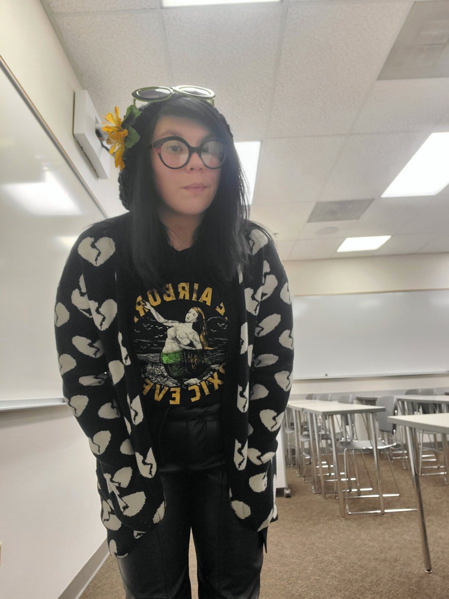 MiseryLizzness's tweet photo. Another class day another #proffit https://t.co/k3DHhZpwhS