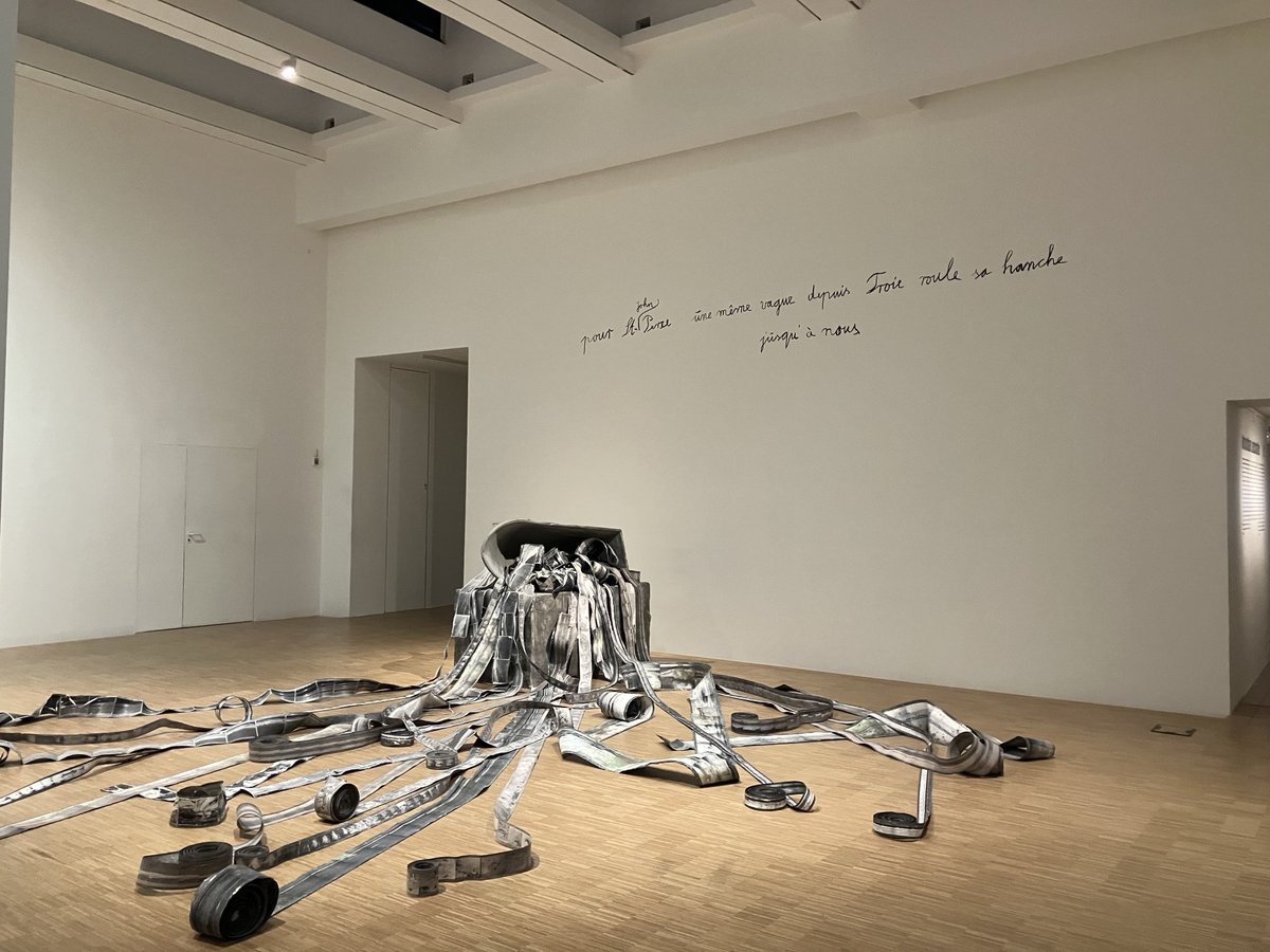 chiffonnière tweet media