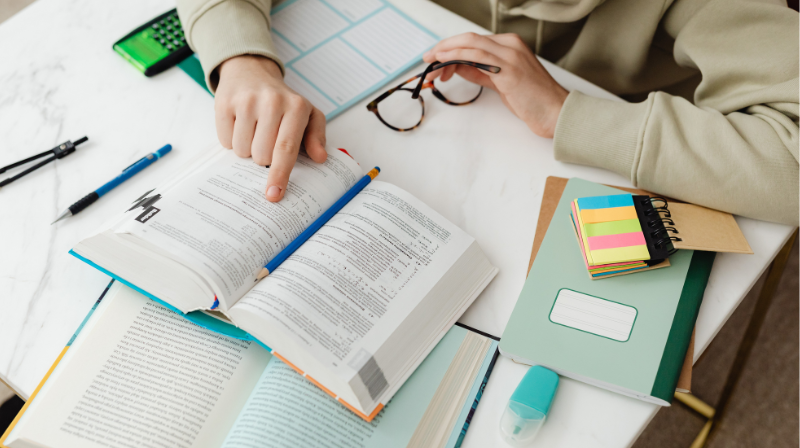 gwGSEHD's tweet photo. GSEHD Assistant Professor, Dr. Doran Gresham, wrote an essay titled, "Wild Horses: Four Points to Consider When Teaching the 21st Century Learner," which is currently featured on the @SPEDxchange website. 

Check it out: https://t.co/NiuLUrFJ37

(photo courtesy: SPEDxchange) https://t.co/14Qb8utMbq