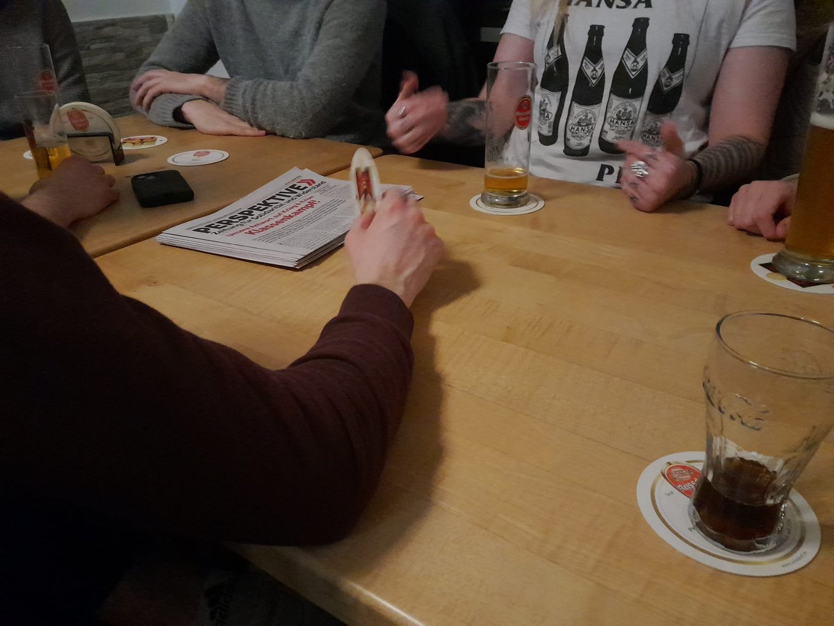 solinetzkoeln's tweet photo. Vergangenen  Freitag war wieder unser Soli-Netz-Stammtisch. Gemeinsam verbrachten wir  einen gemütlichen Abend und ließen das vergangene Jahr Revue passieren.  

Komm im Februar gerne beim Stammtisch vorbei, wenn du uns kennenlernen möchtest 🤸‍♂️ https://t.co/g8McJPzjcO
