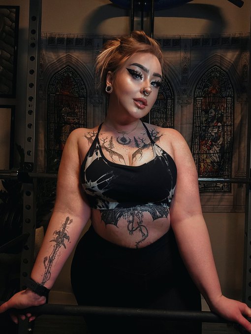 Watch 🦇 𝖑𝖎𝖈𝖍𝖑𝖎𝖓𝖌𝖘 | OF 🖤💋's leaked NSFW photo on TwXstars