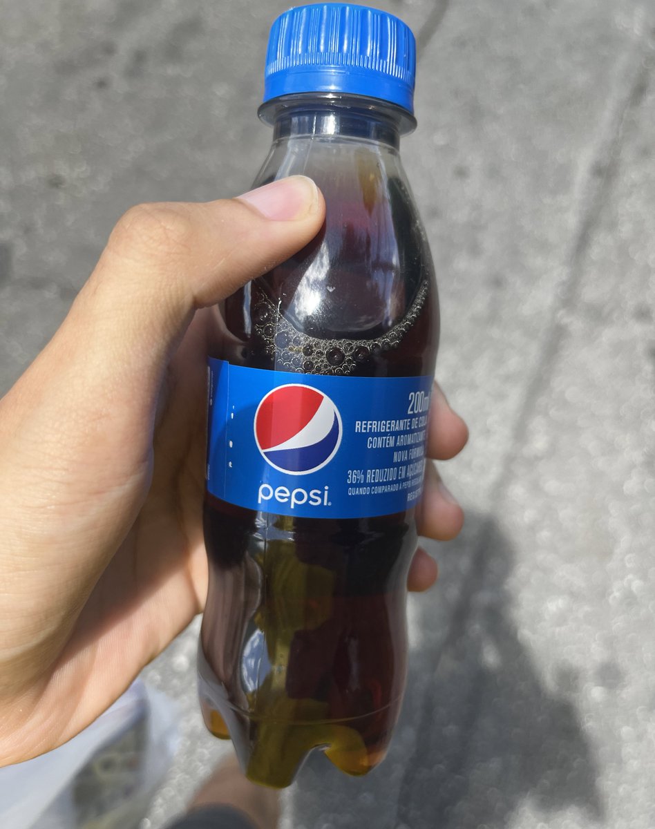 Ngm tem coragem de falar mas eu tenho.

Pepsi >>> coca cola