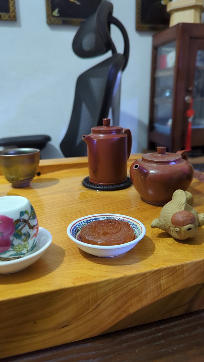 Tea for life.

#tea #teaart #gongfucha #teh #pecintateh #chinesetea