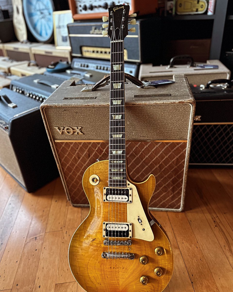 Double 0's = Double the fun! The Royal Albert 0-0352 photographed in Nashville on a cloudy morning in January. Pairs nicely with a 1960 Vox AC-15 purchased from my friend Charlie <a href="/ForumPaul/">LesPaulForum</a> 😎👍