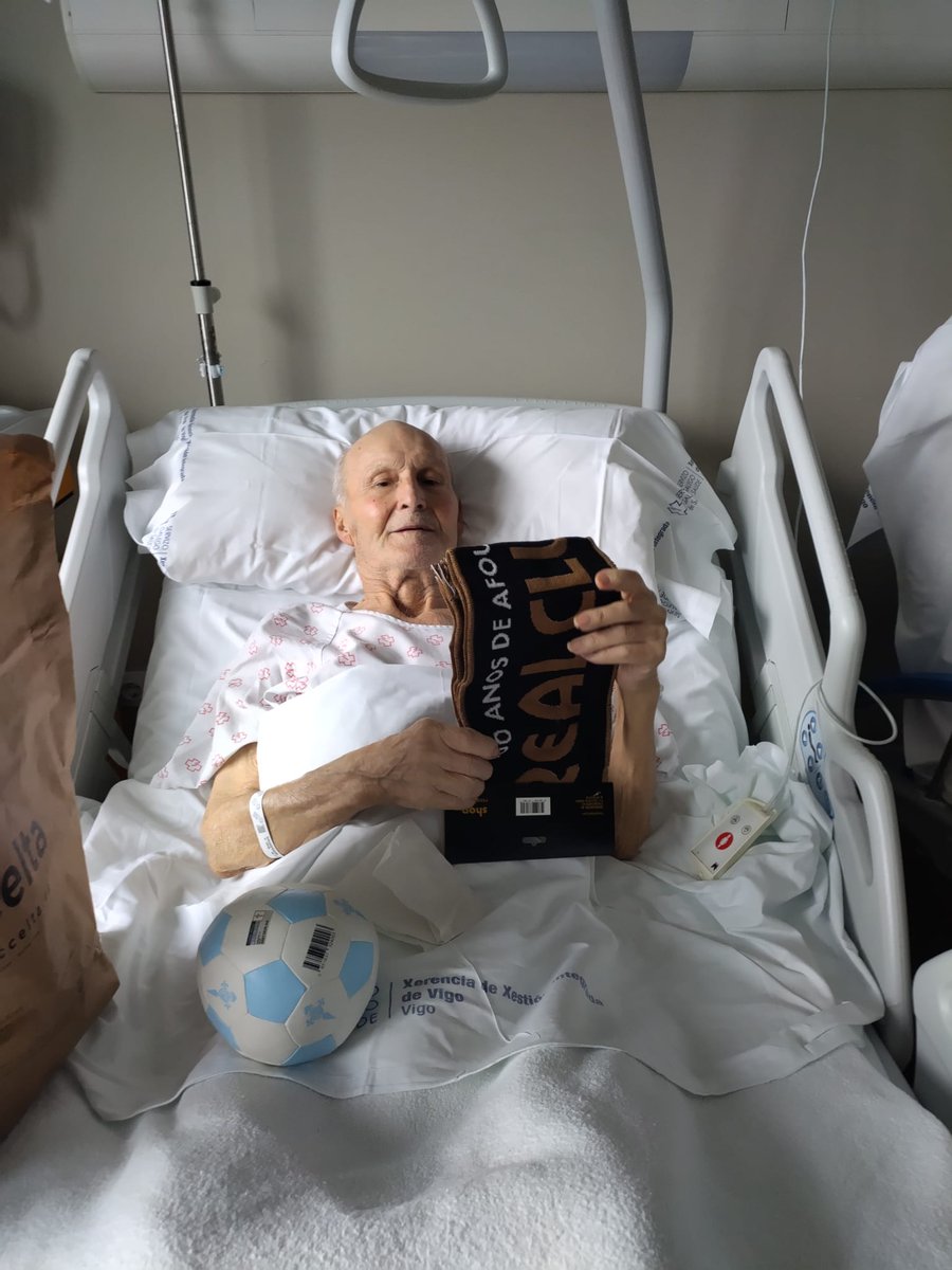 MancosThe's tweet photo. Querido @RCCelta, el pasado mes de diciembre hicisteis la tradicional visita al hospital Álvaro Cunqueiro. Entre otros visitasteis a Julio, que pocos días después nos dejó, pero al que hicisteis sonreír después de pasar unos meses durisimos. https://t.co/PYJnShfo9I